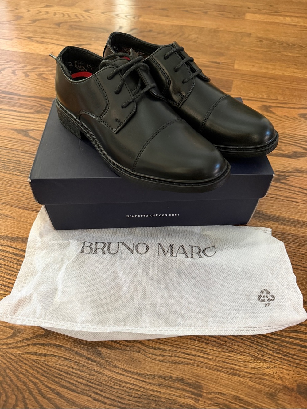 Bruno Marc Boys dress shoes, size youth 3